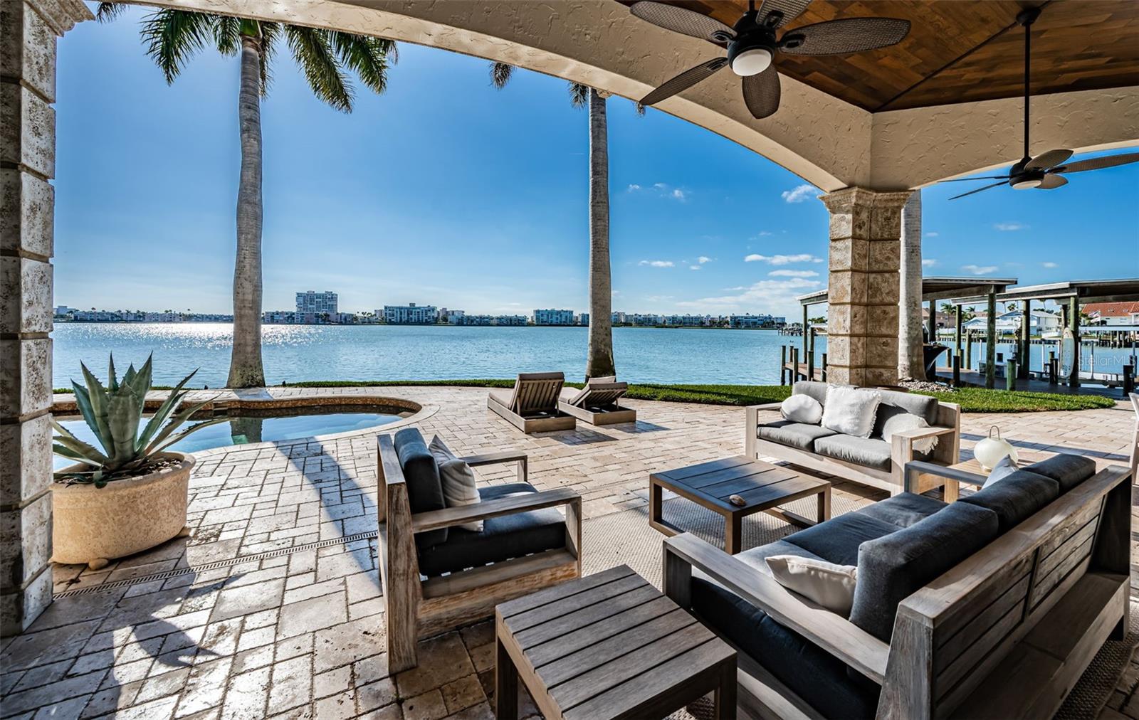 TB8457284 Property Photo