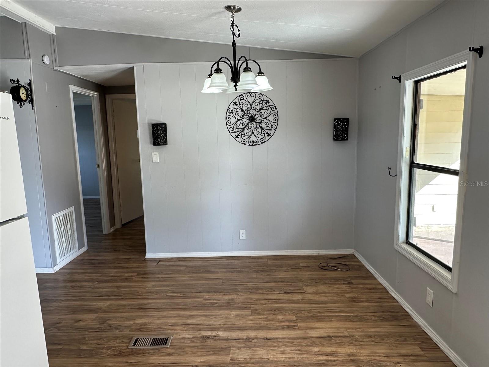 TB8457291 Property Photo