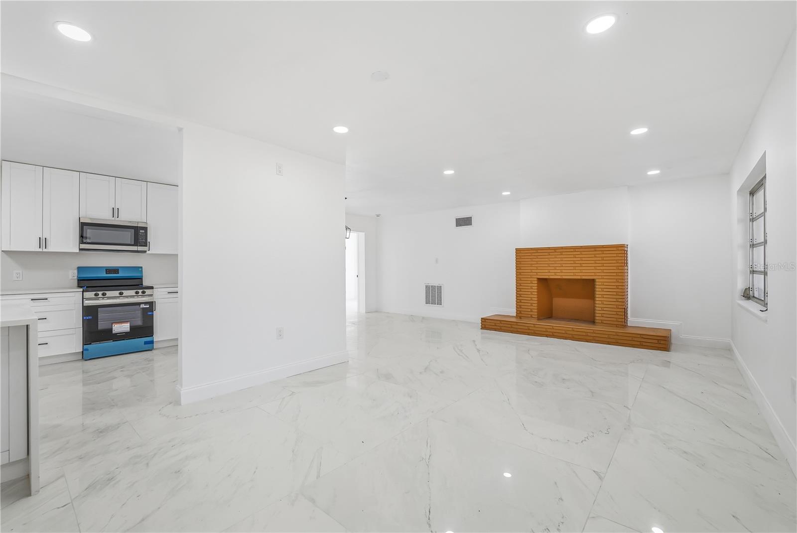 TB8457354 Property Photo