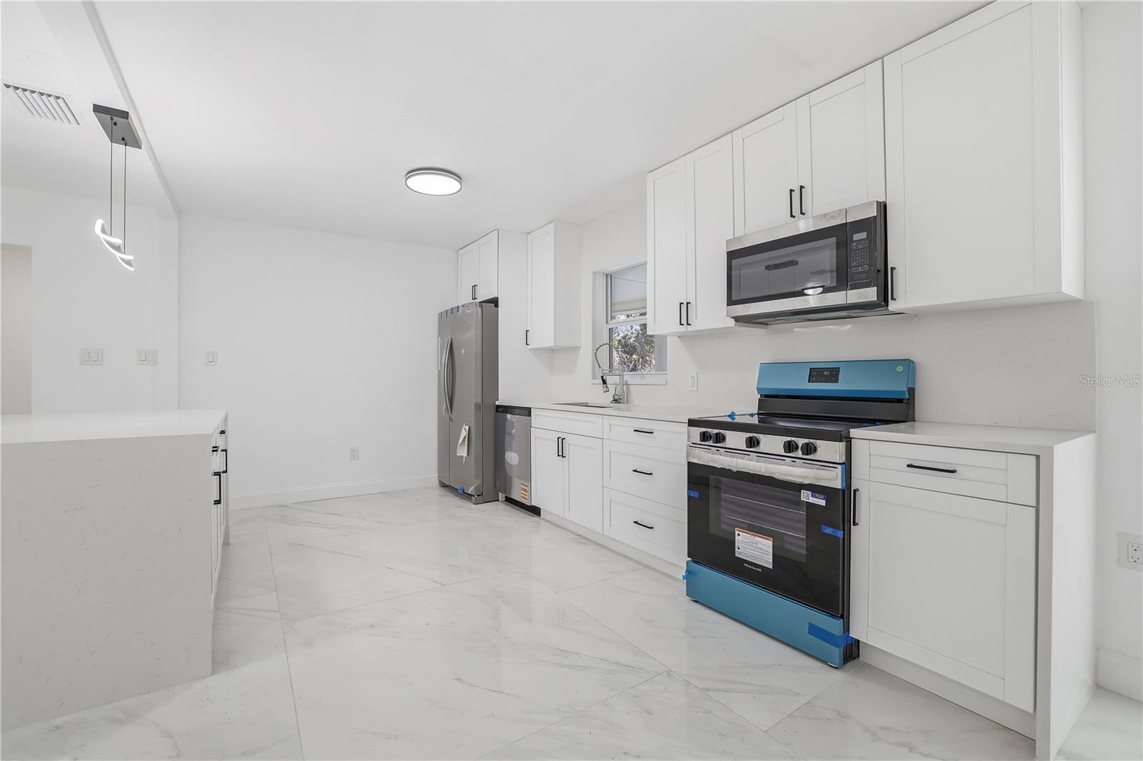 TB8457354 Property Photo