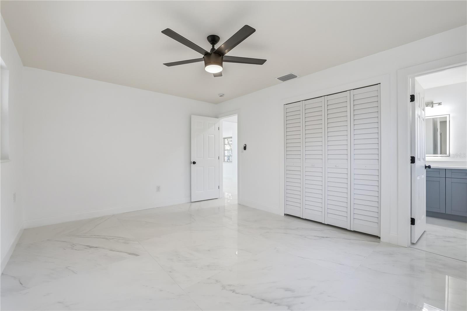 TB8457354 Property Photo