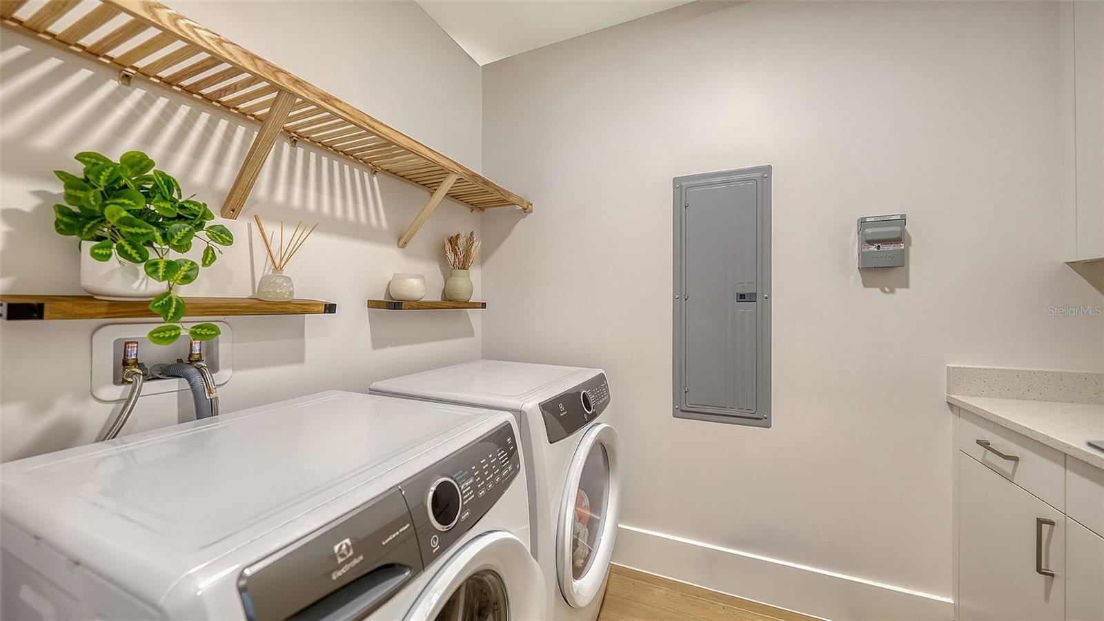 A4675649 Property Photo