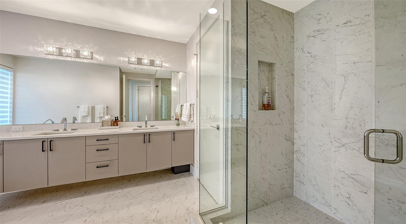 A4675649 Property Photo