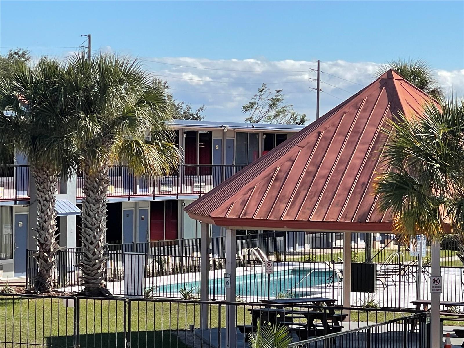 P4937319 Property Photo