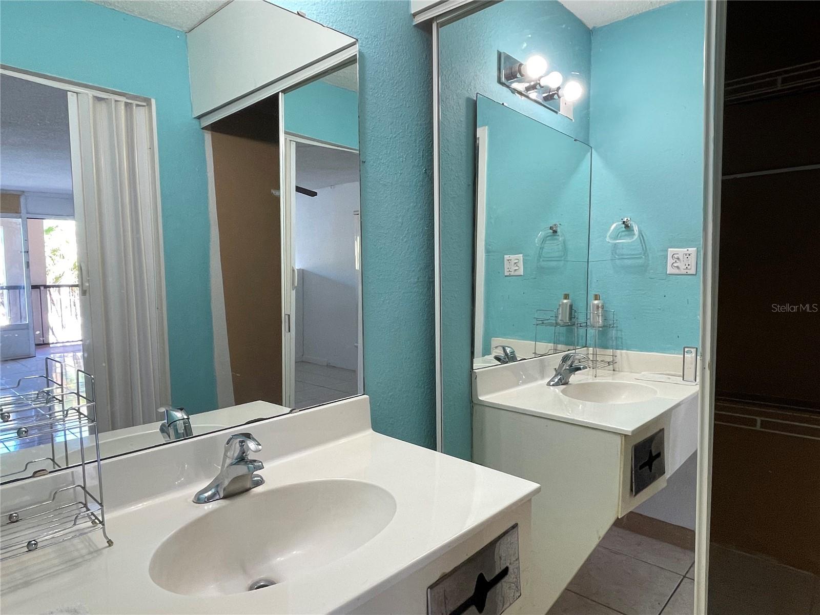 P4937319 Property Photo