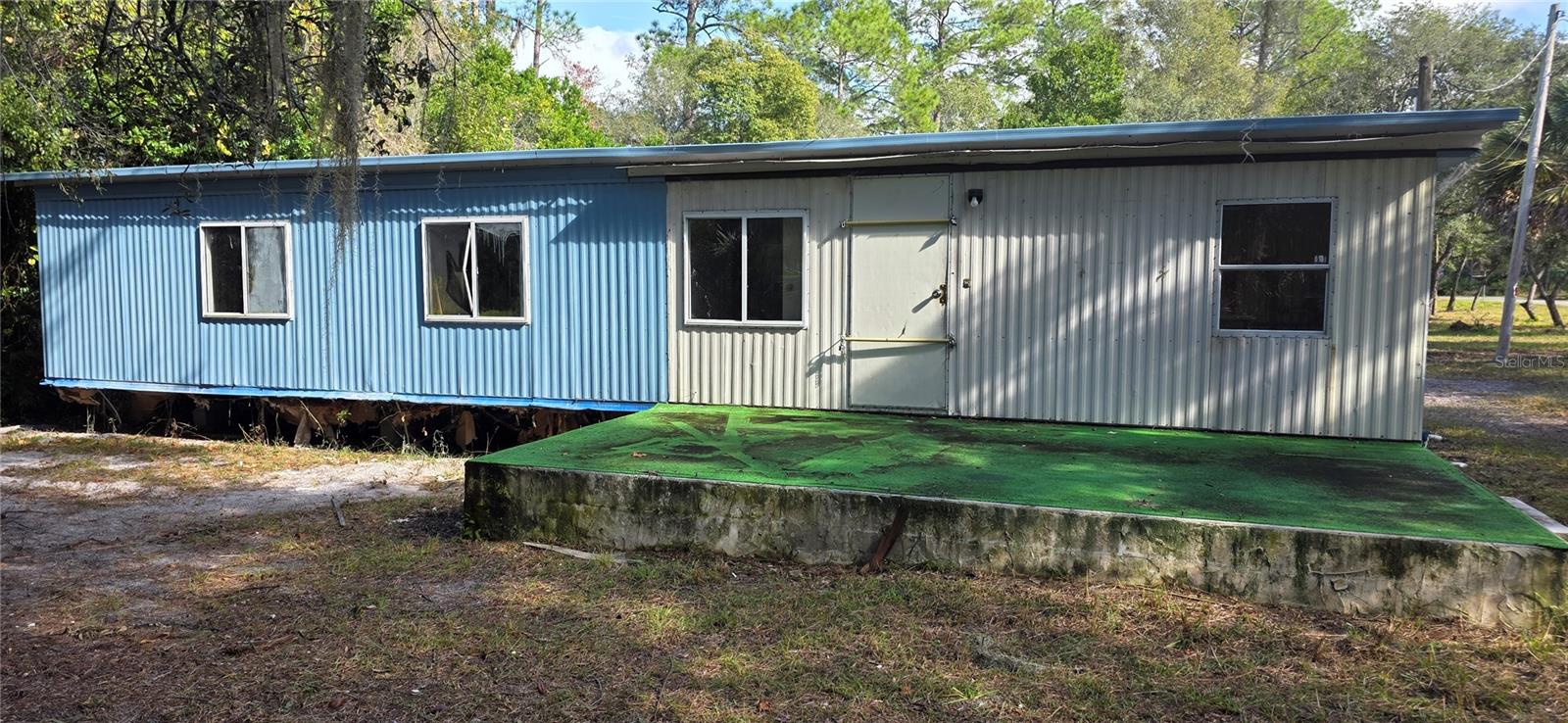 V4946367 Property Photo