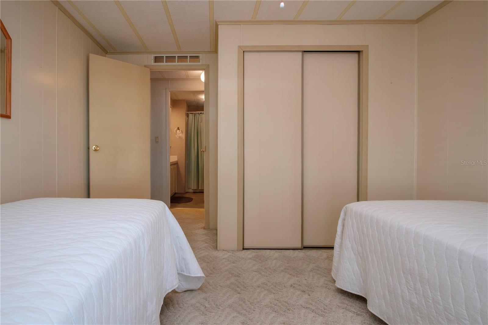 TB8457444 Property Photo