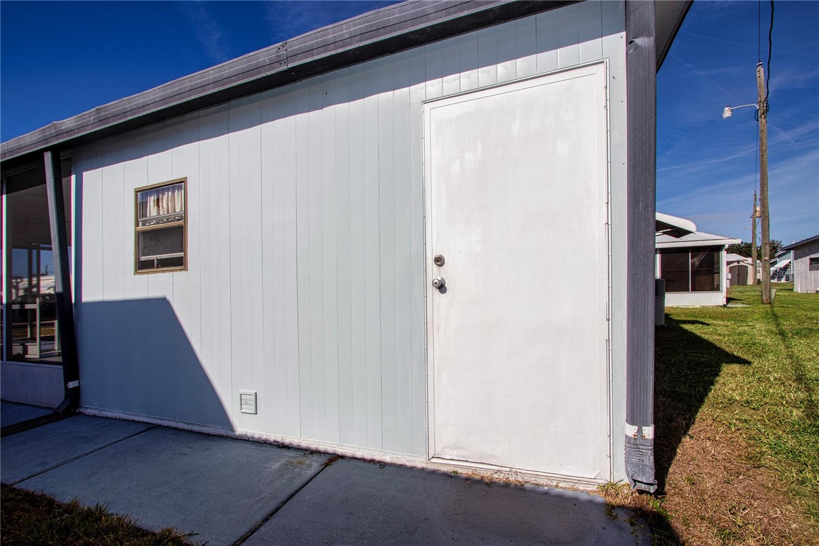 TB8457444 Property Photo