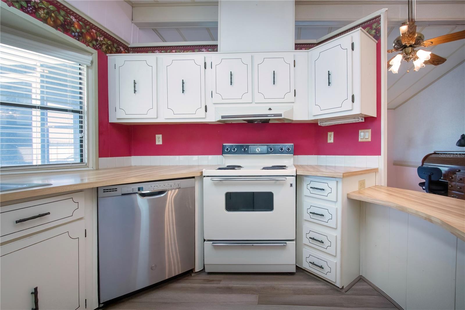 TB8457444 Property Photo