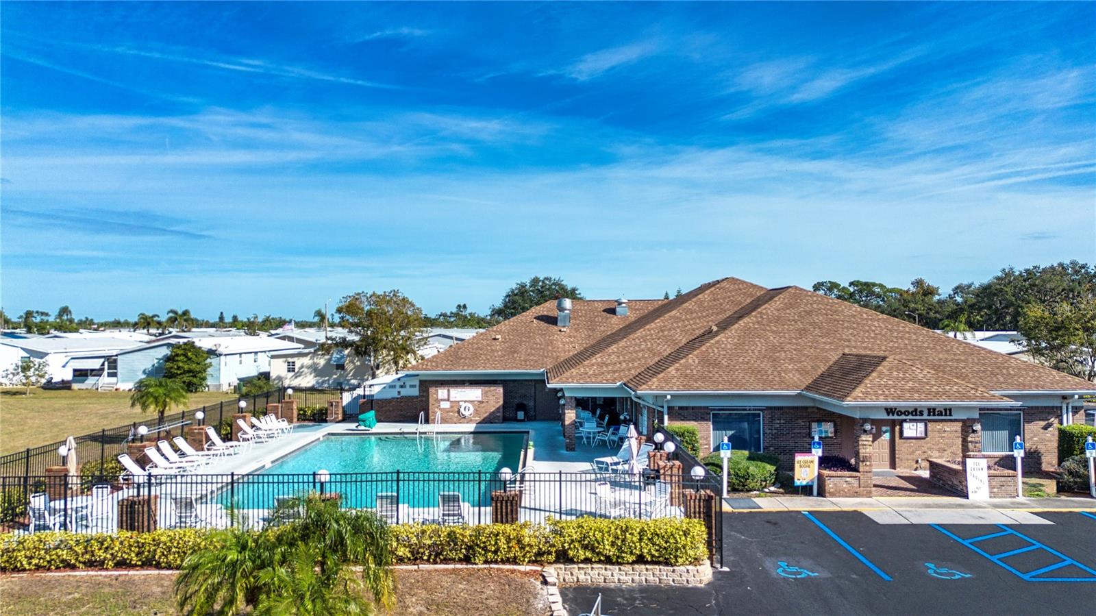 TB8457444 Property Photo