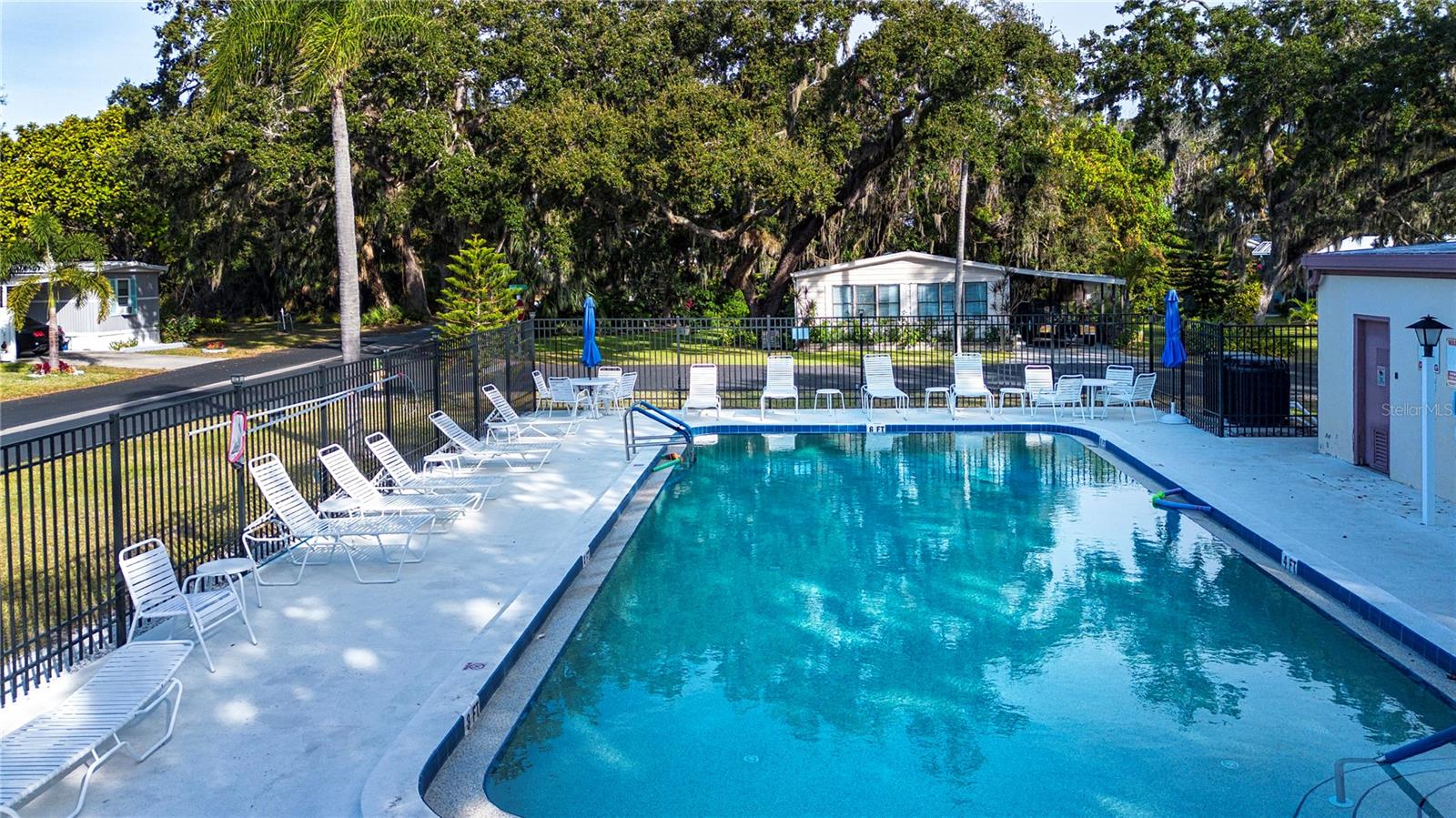 TB8457444 Property Photo