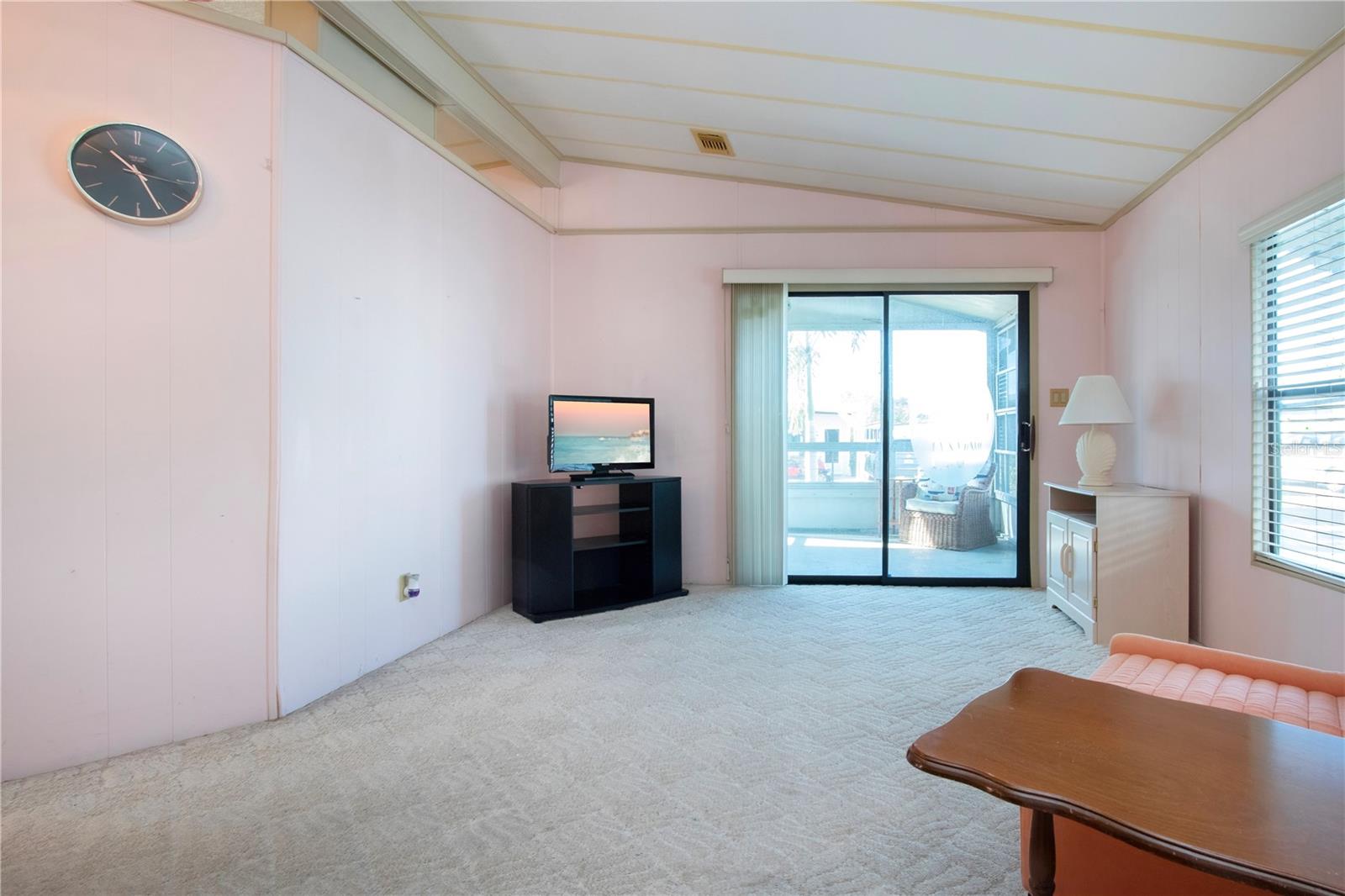 TB8457444 Property Photo