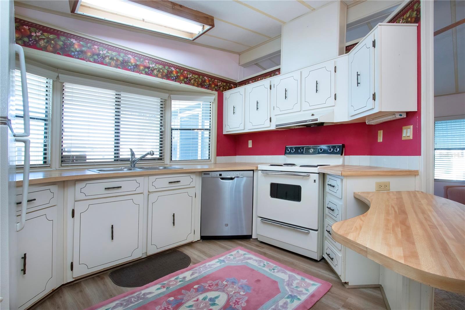 TB8457444 Property Photo