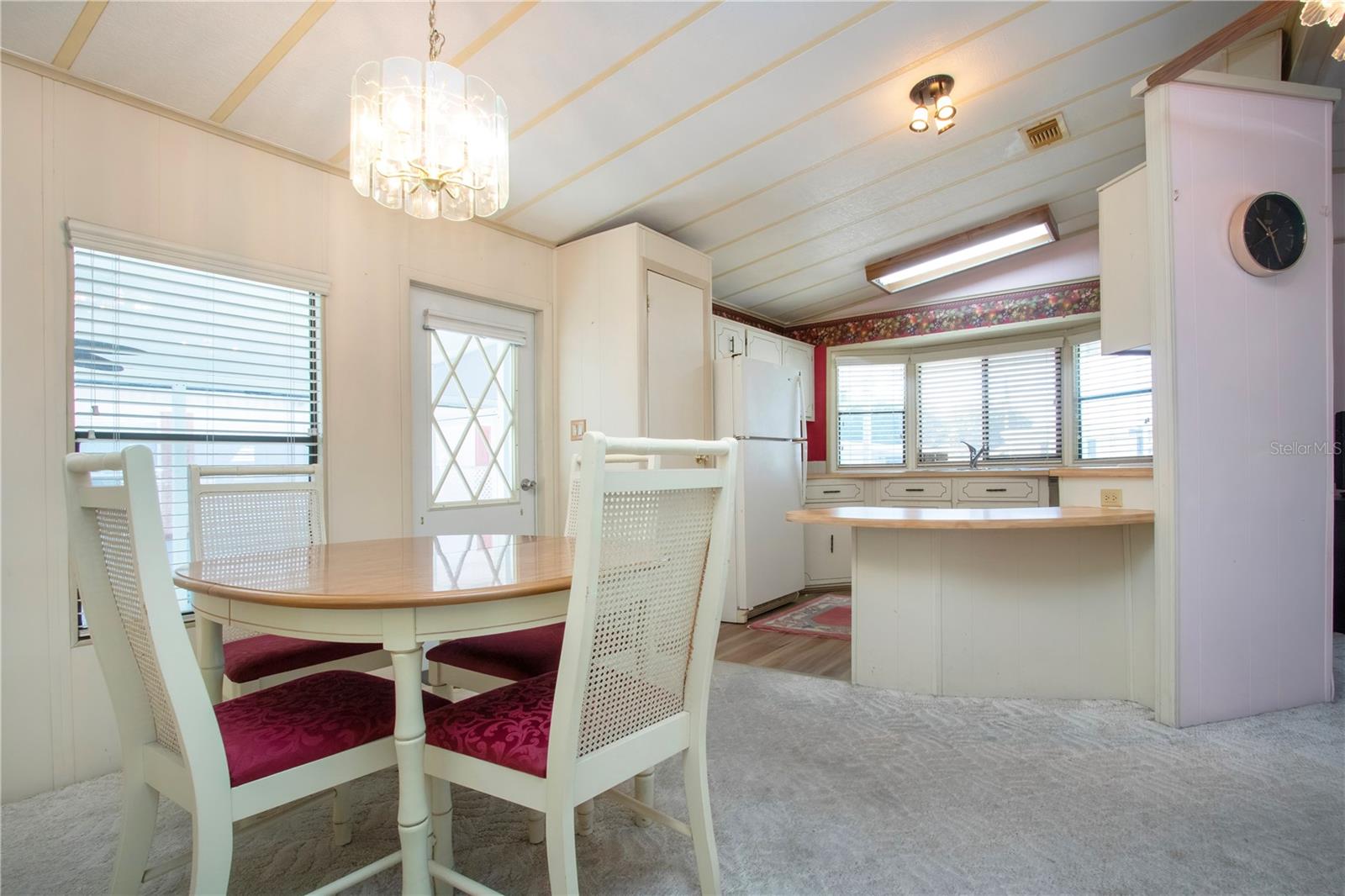 TB8457444 Property Photo