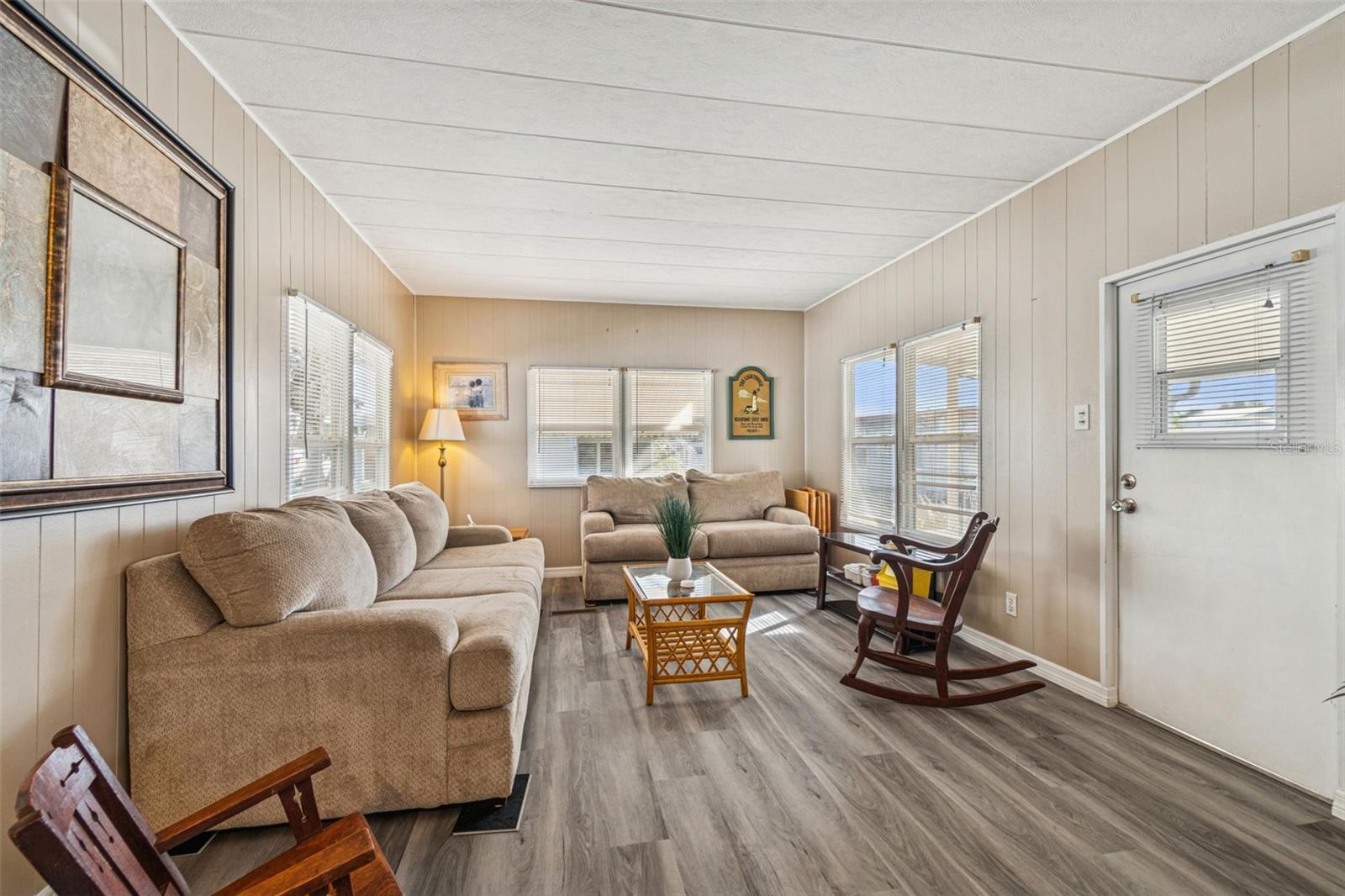 TB8457451 Property Photo