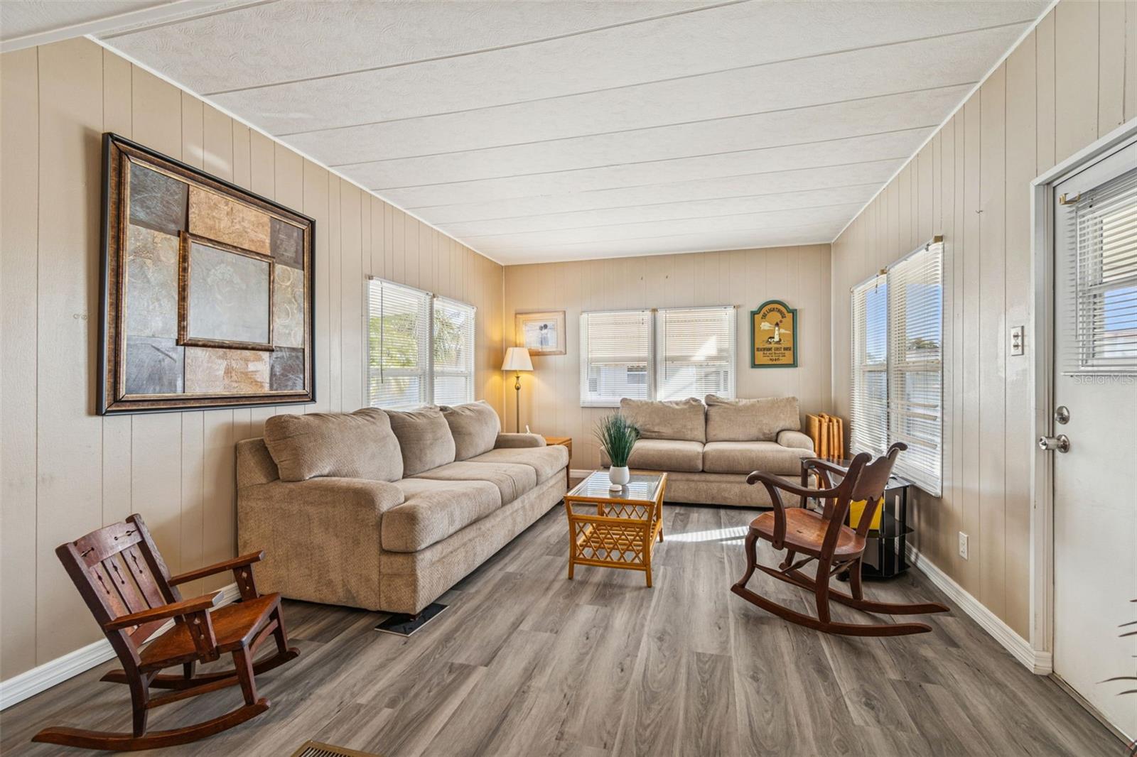 TB8457451 Property Photo