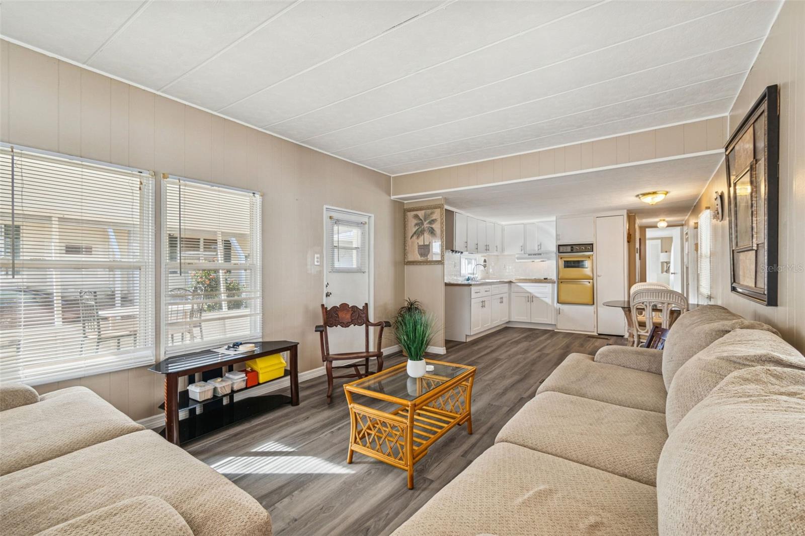 TB8457451 Property Photo