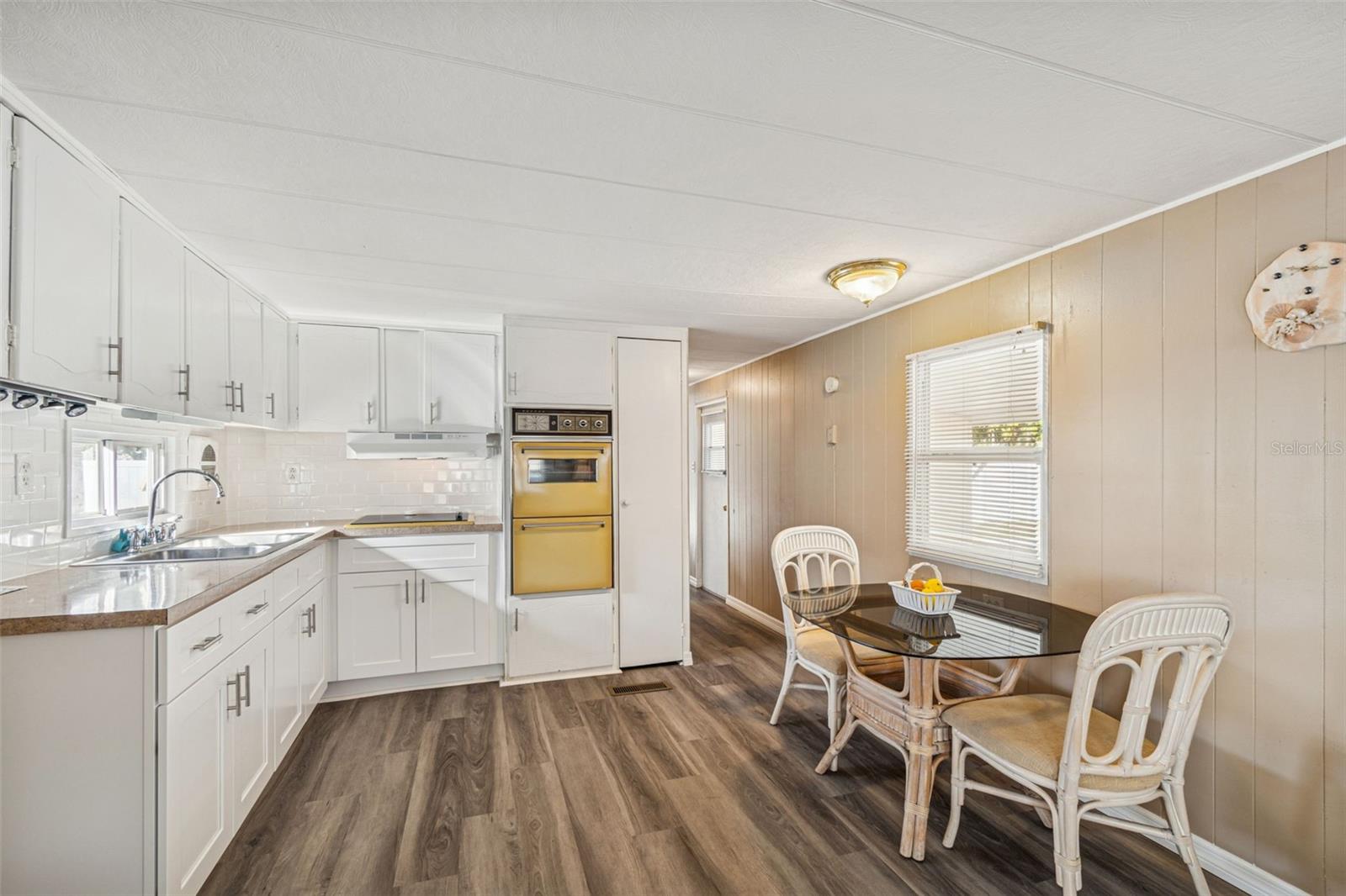 TB8457451 Property Photo