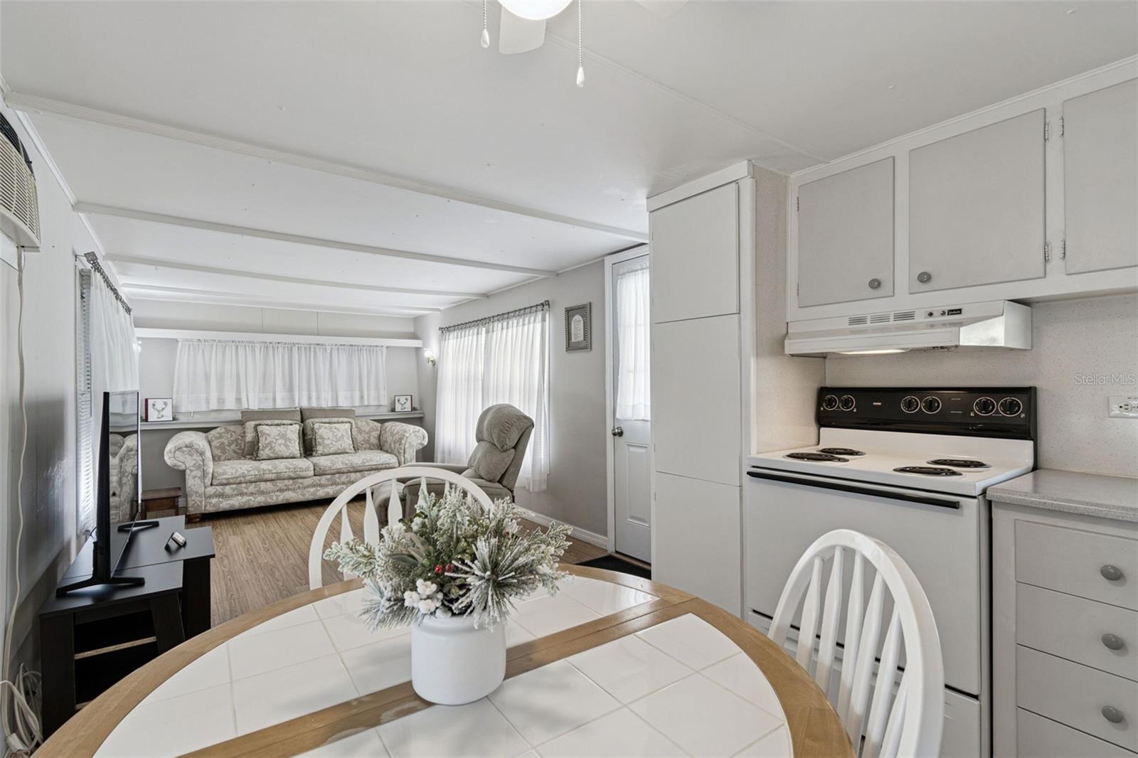 TB8457460 Property Photo