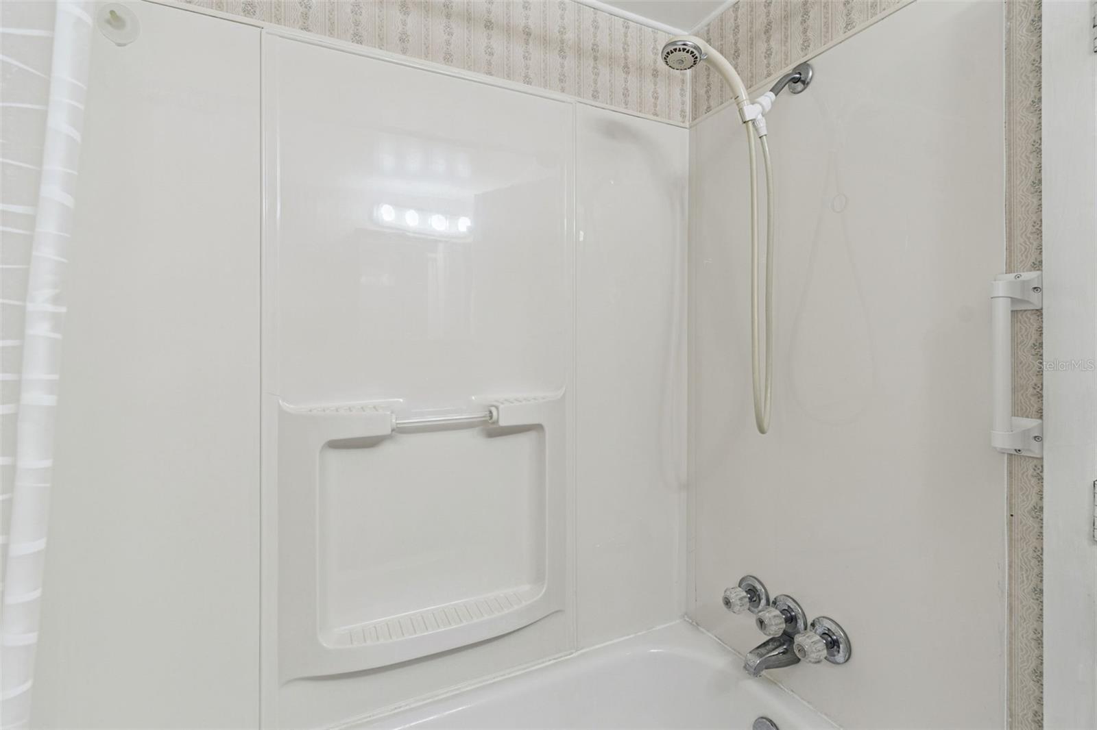 TB8457460 Property Photo