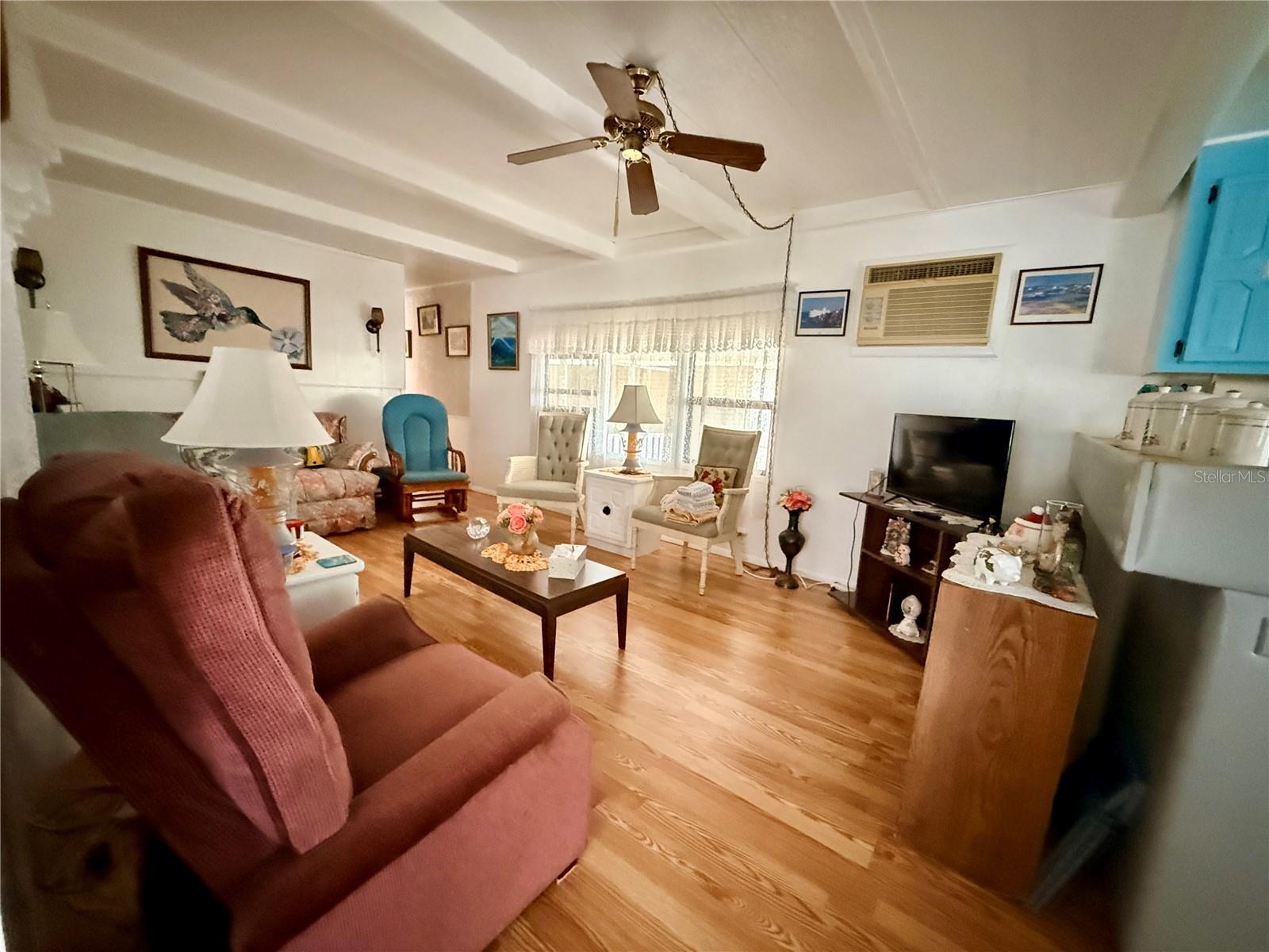 TB8457480 Property Photo