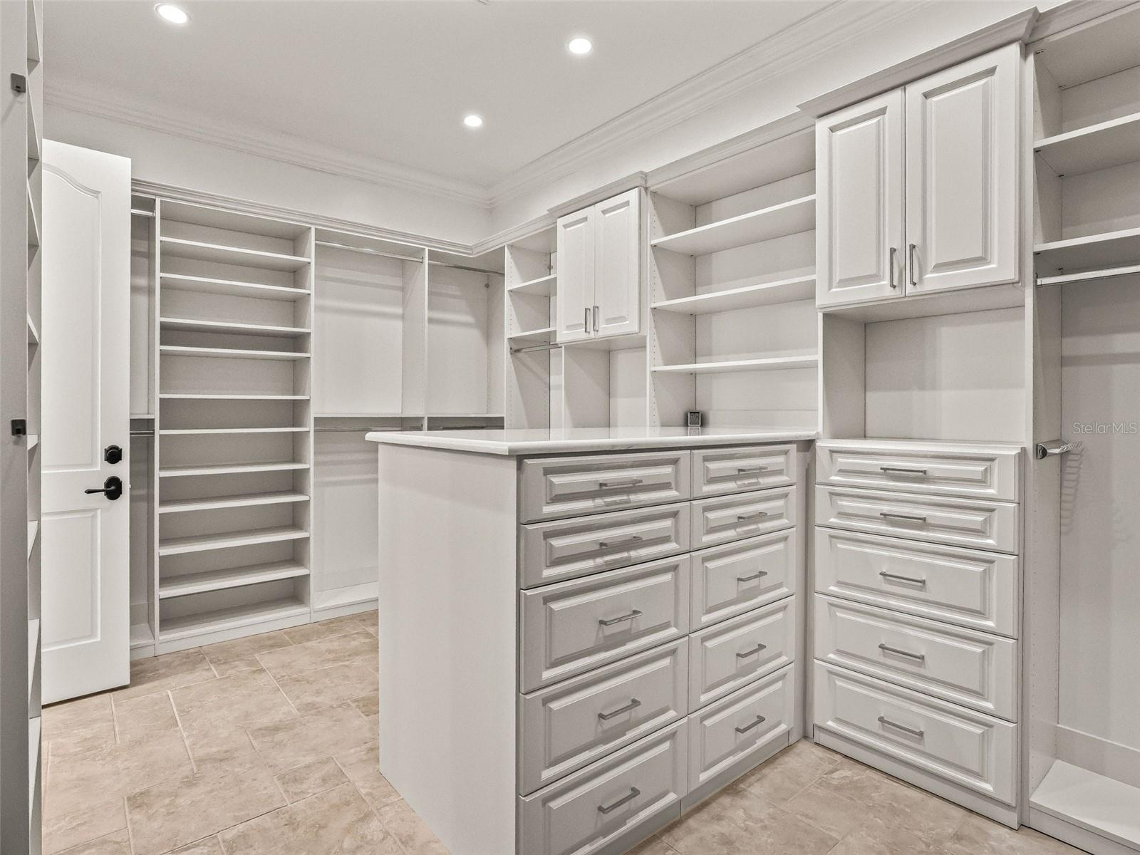 OM715304 Property Photo