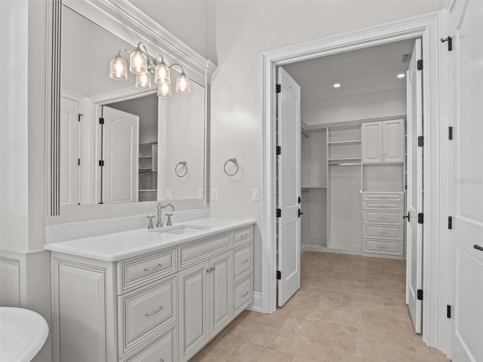 OM715304 Property Photo