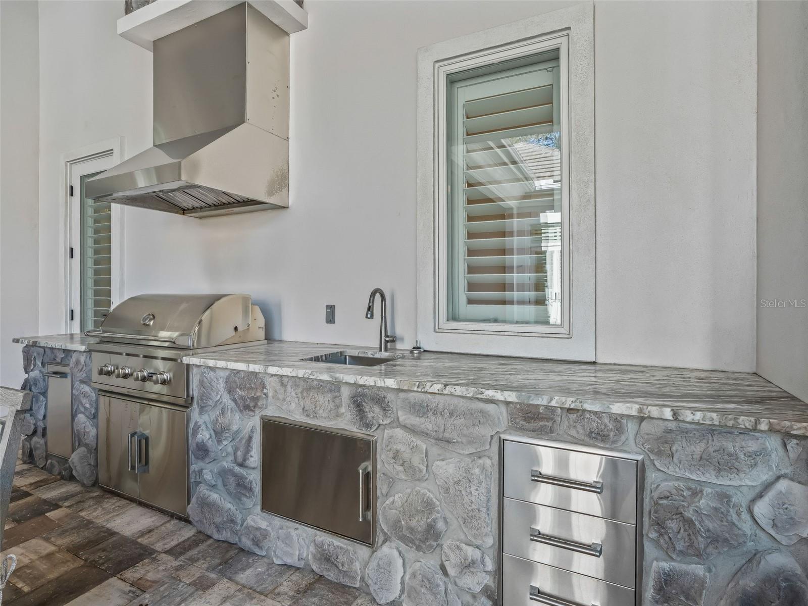 OM715304 Property Photo