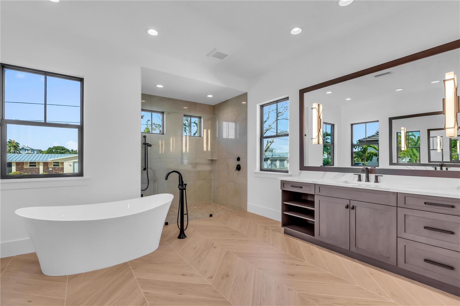 A4675672 Property Photo