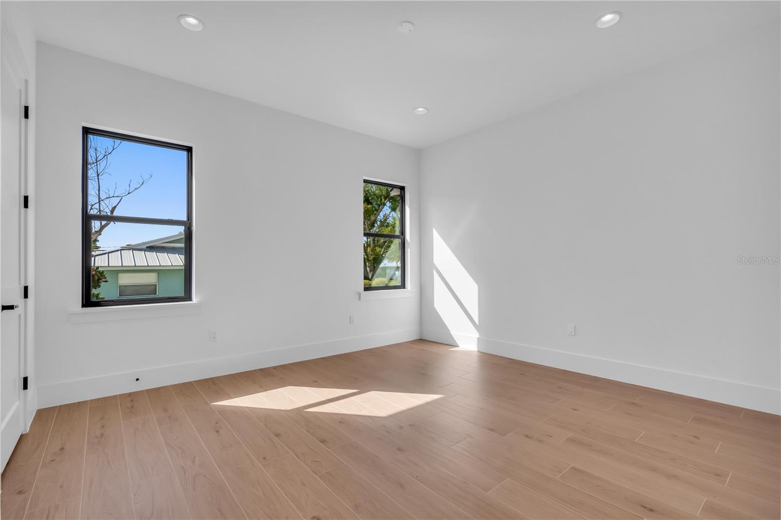 A4675672 Property Photo