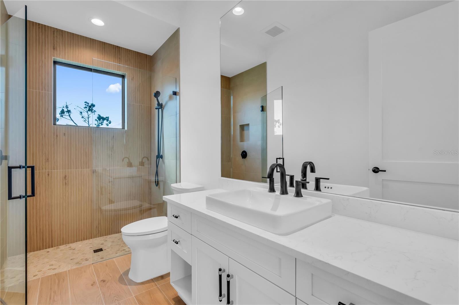 A4675672 Property Photo