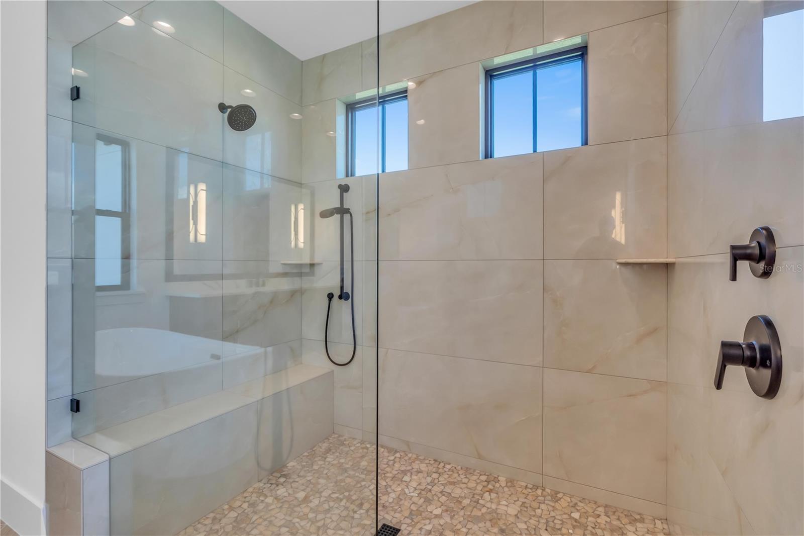 A4675672 Property Photo