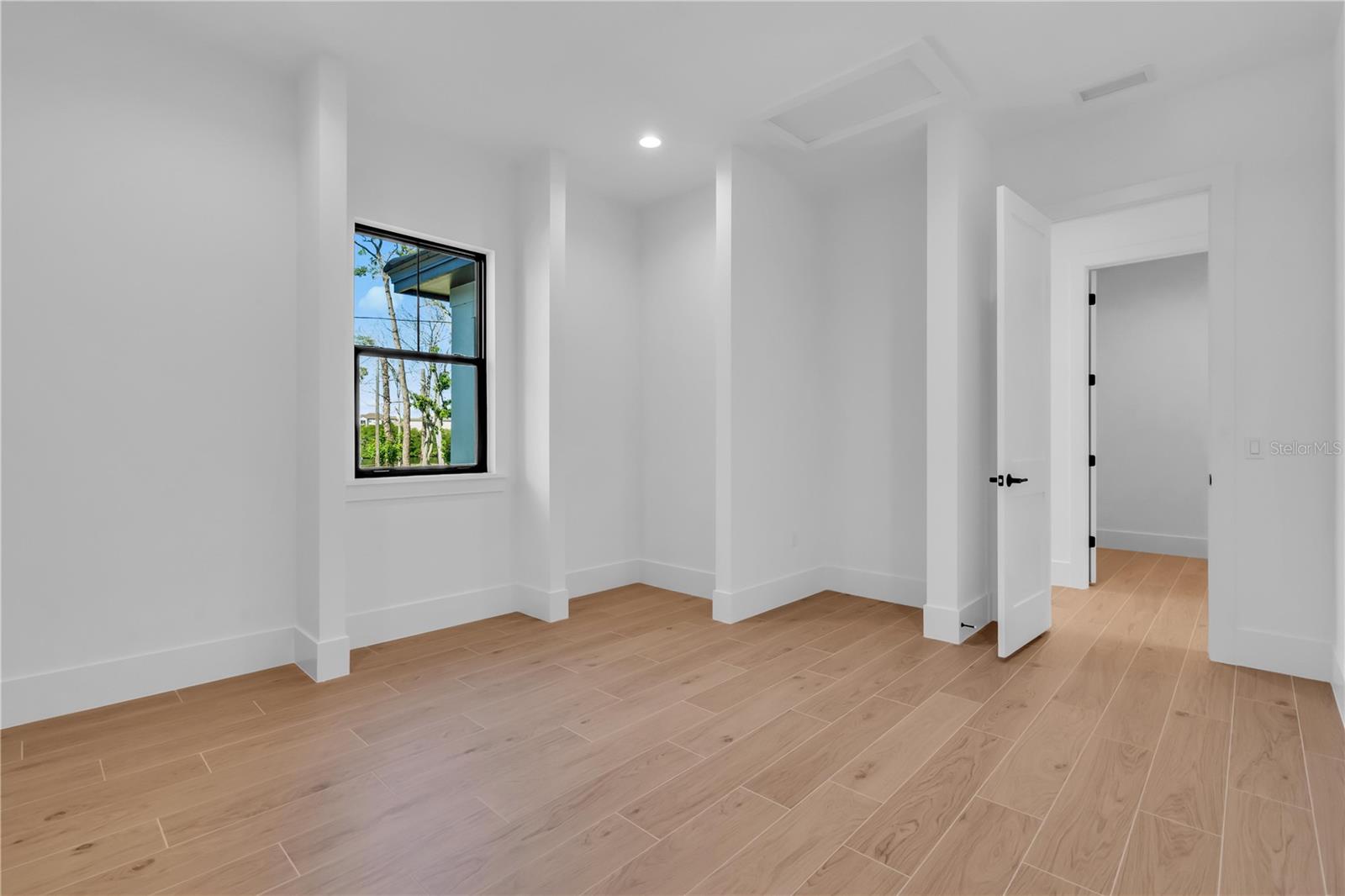 A4675672 Property Photo