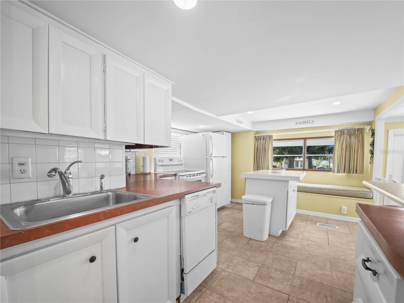 K4903175 Property Photo