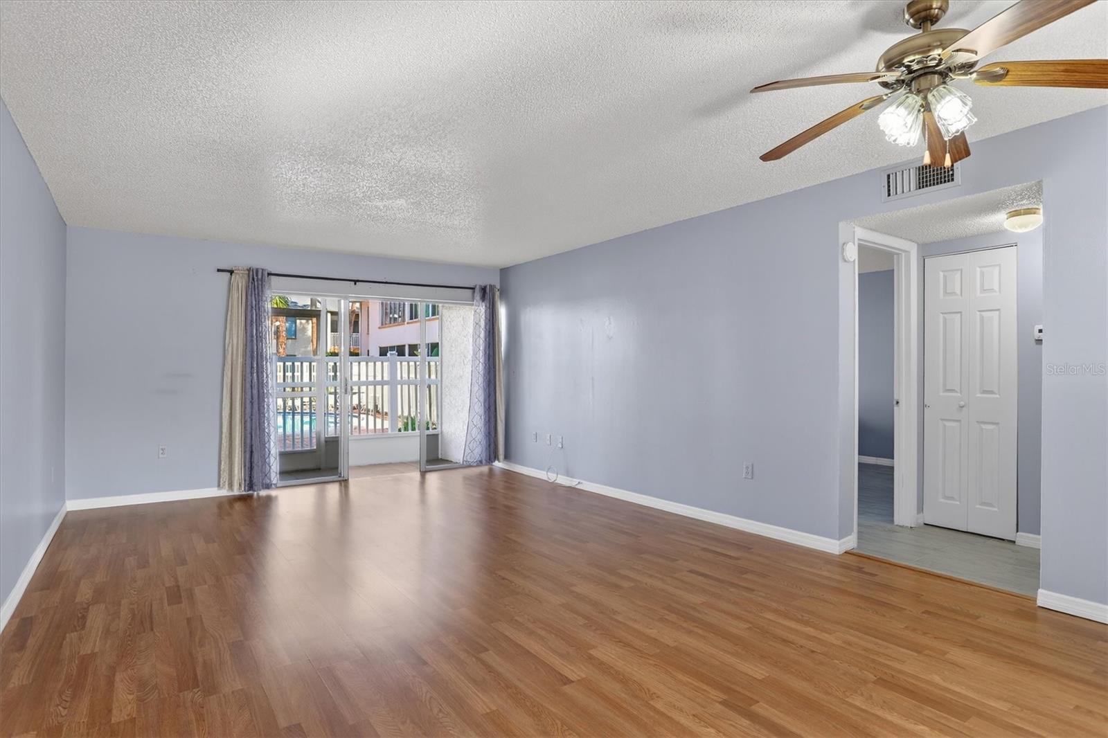 TB8457495 Property Photo