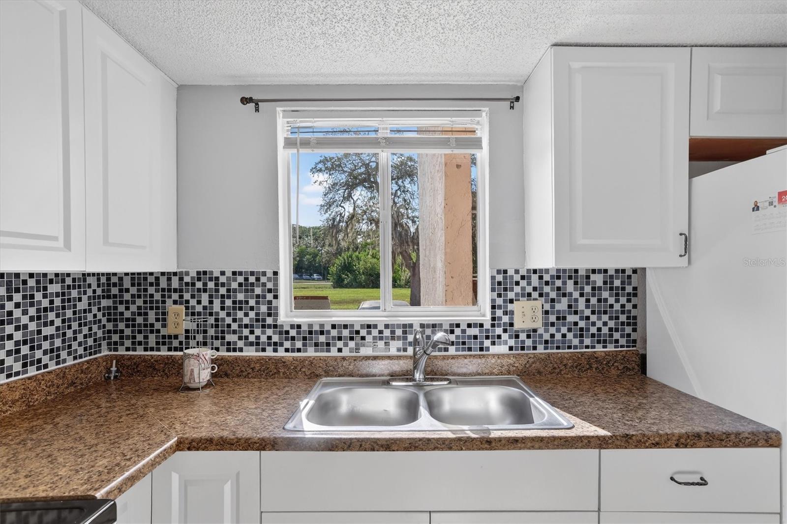 TB8457495 Property Photo