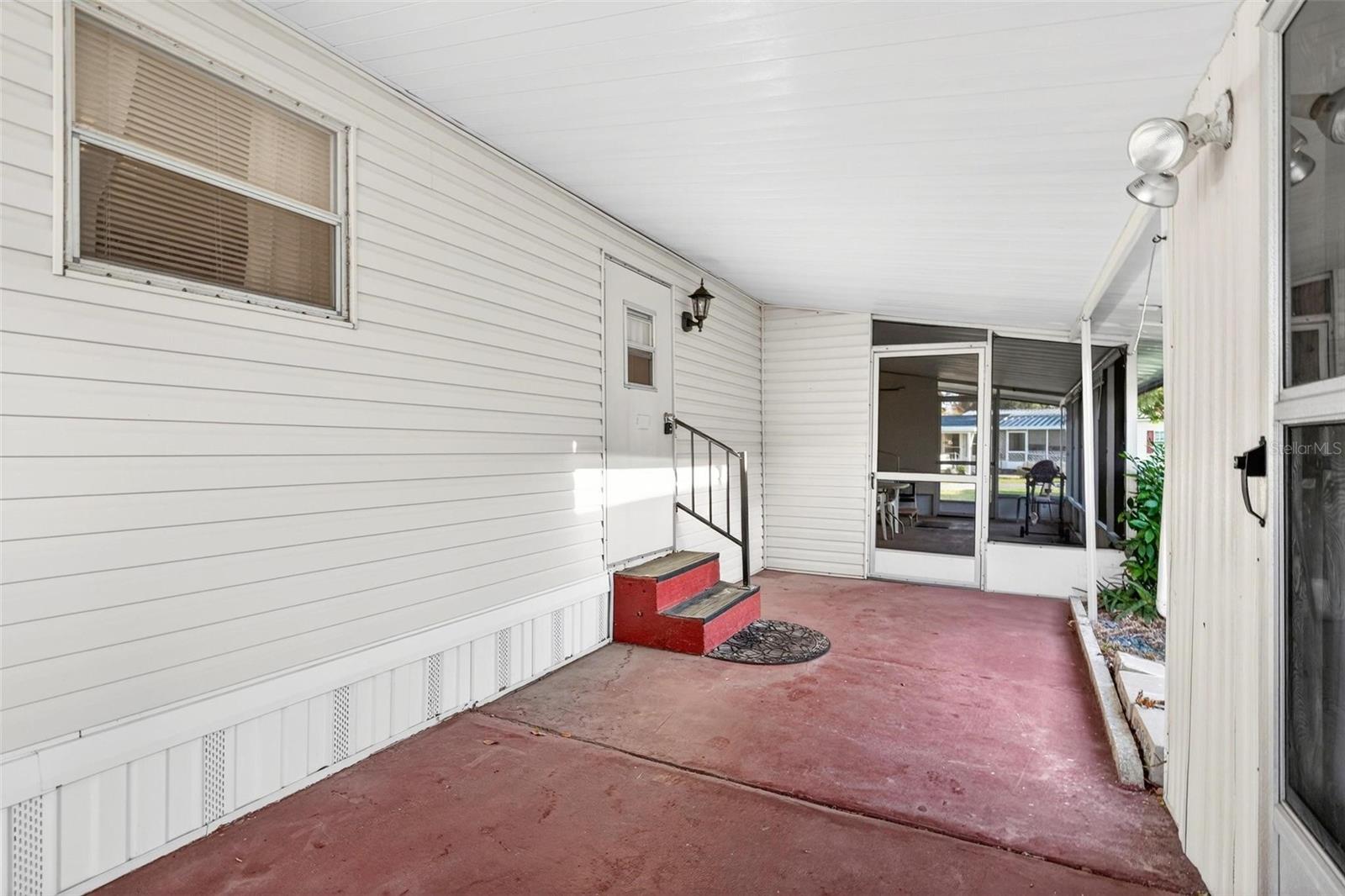 V4946373 Property Photo