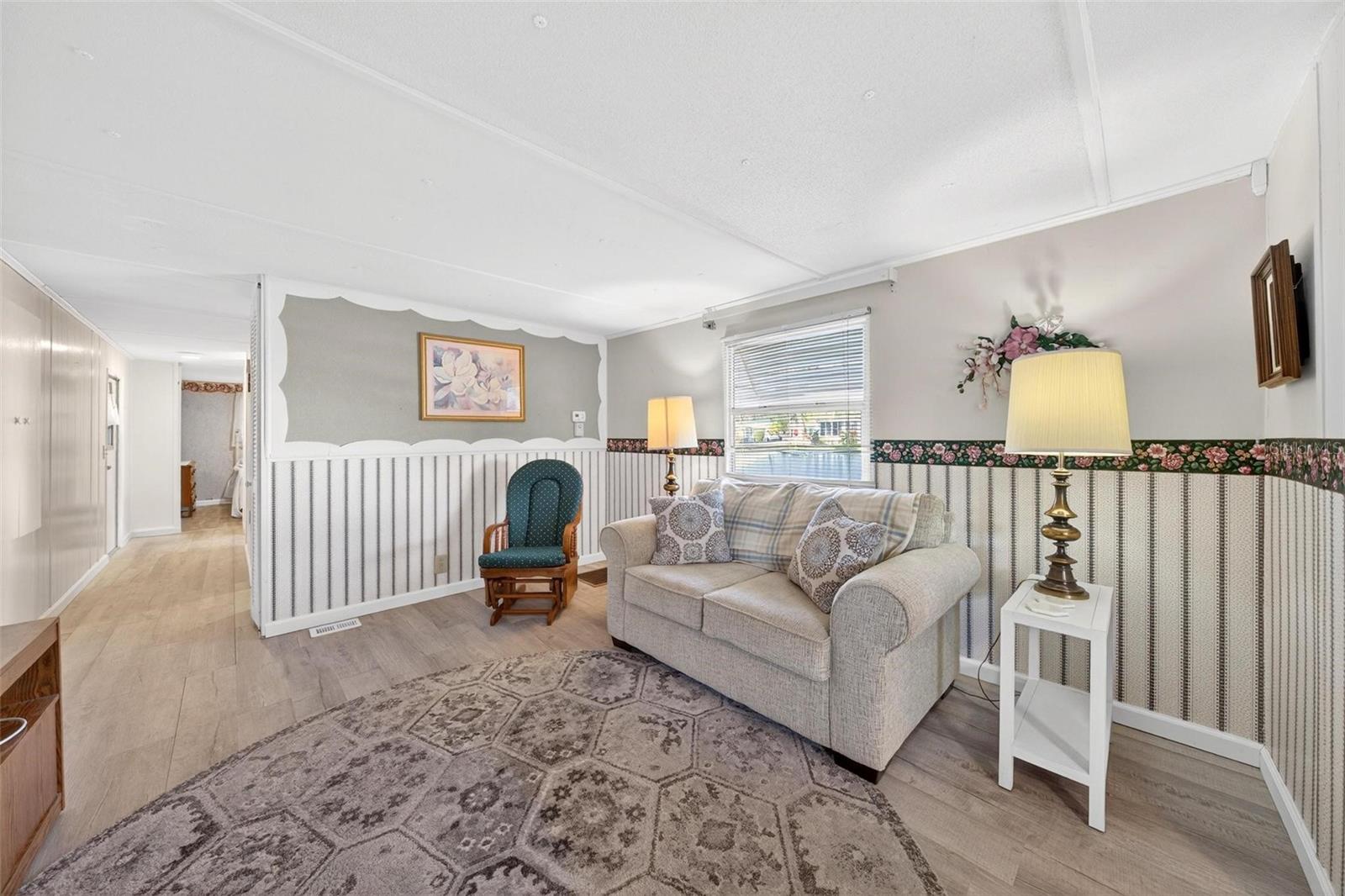 V4946373 Property Photo