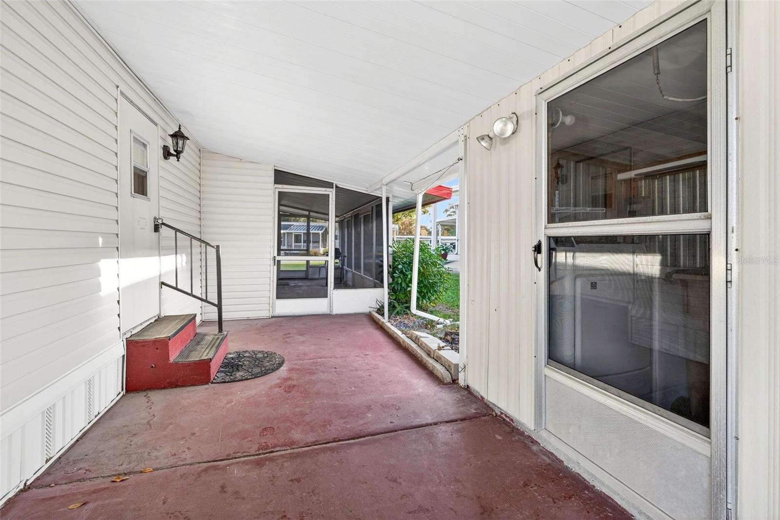 V4946373 Property Photo