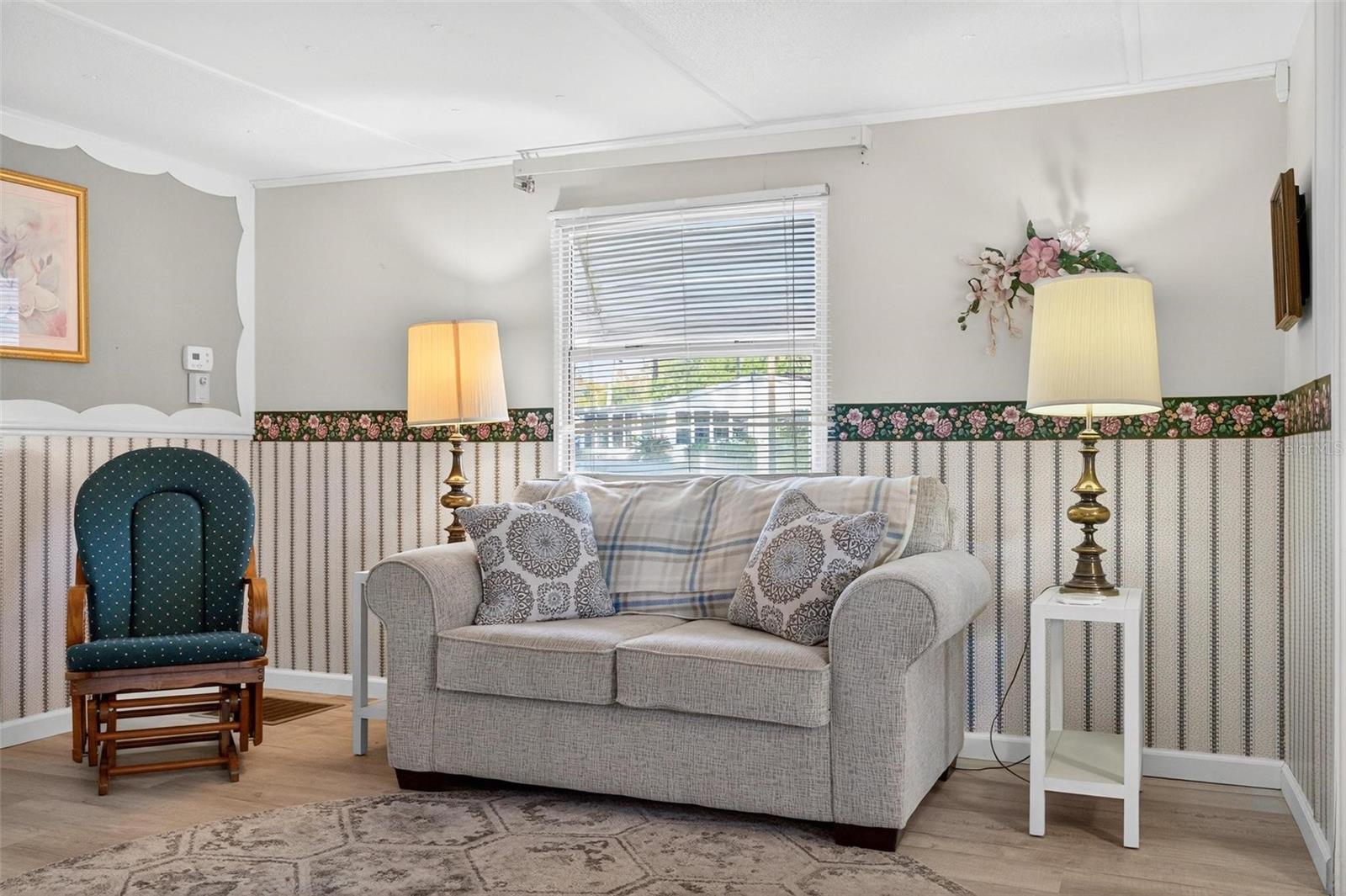 V4946373 Property Photo