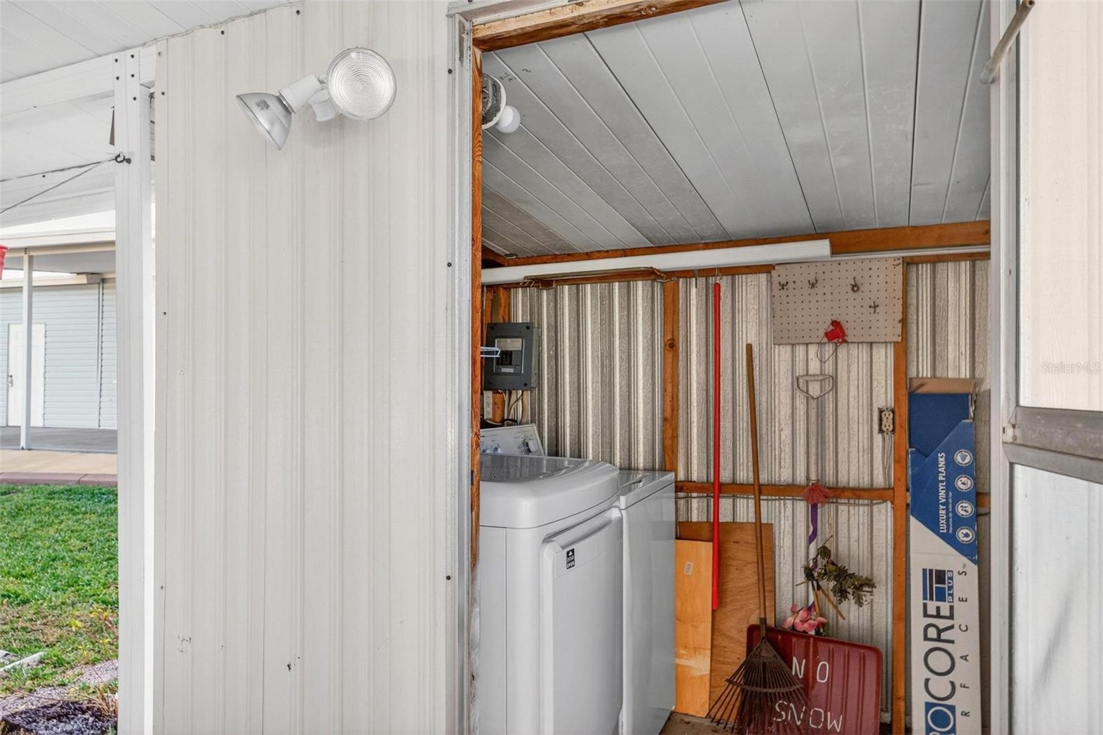 V4946373 Property Photo