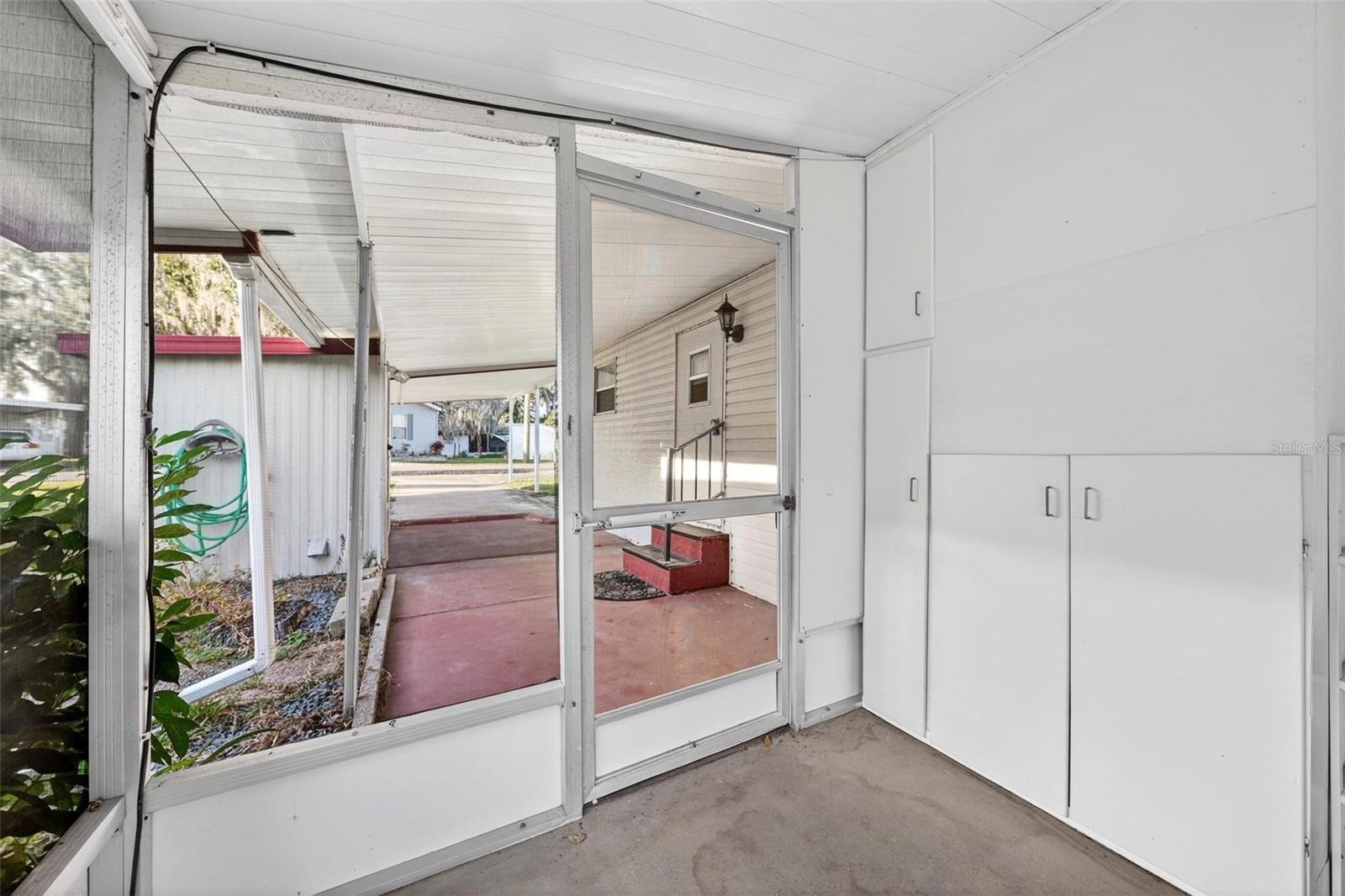 V4946373 Property Photo