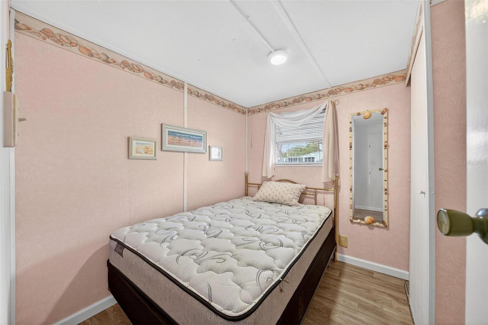 V4946373 Property Photo