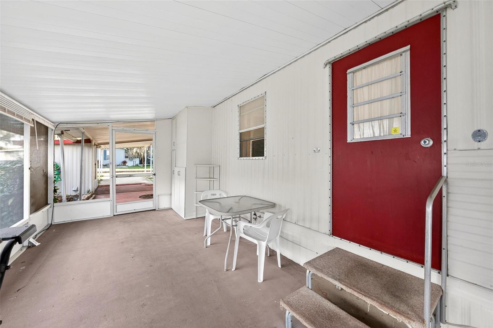 V4946373 Property Photo