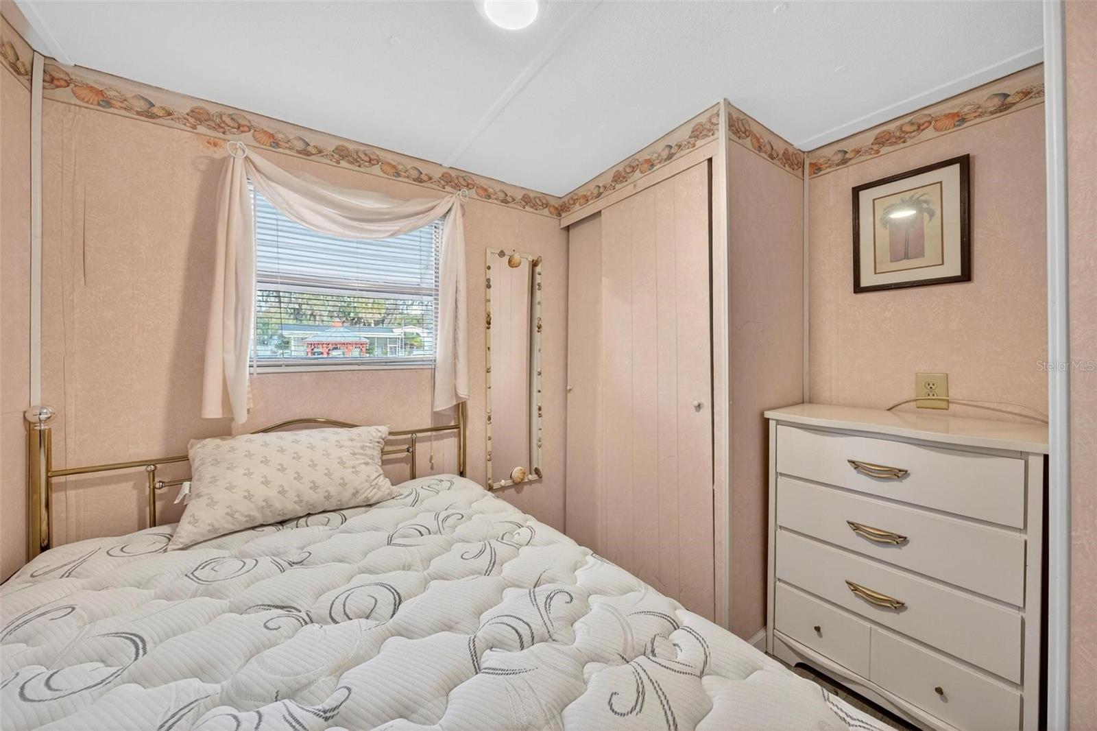 V4946373 Property Photo