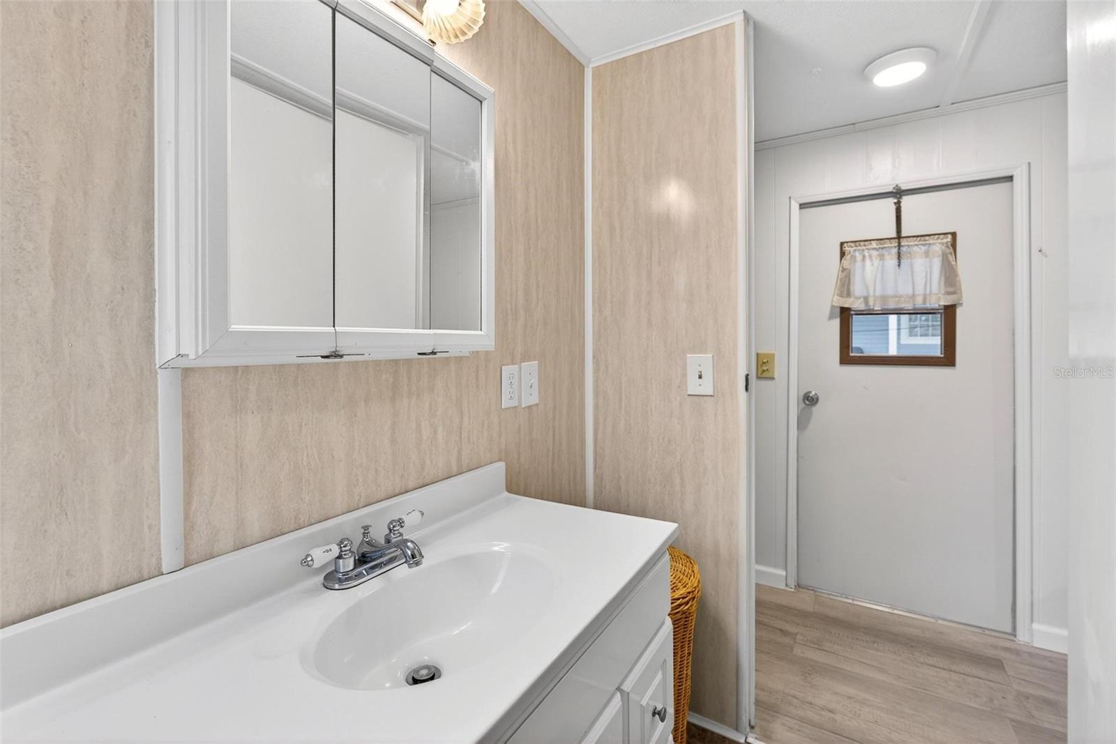 V4946373 Property Photo