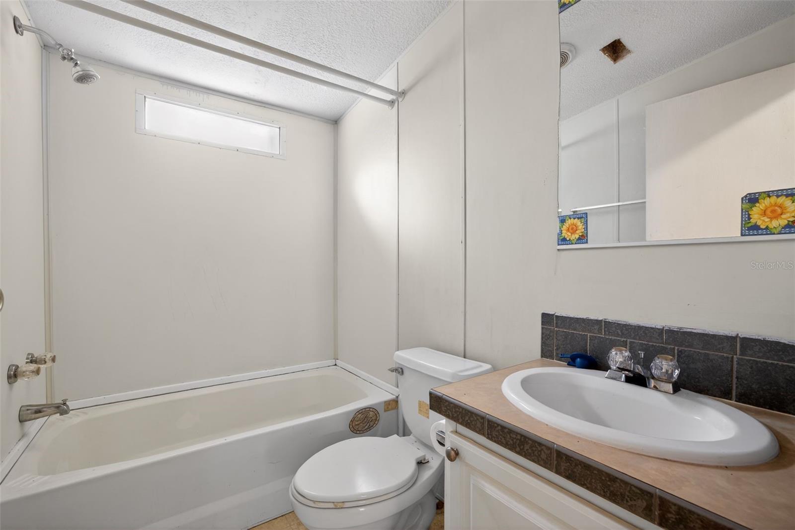 O6368305 Property Photo