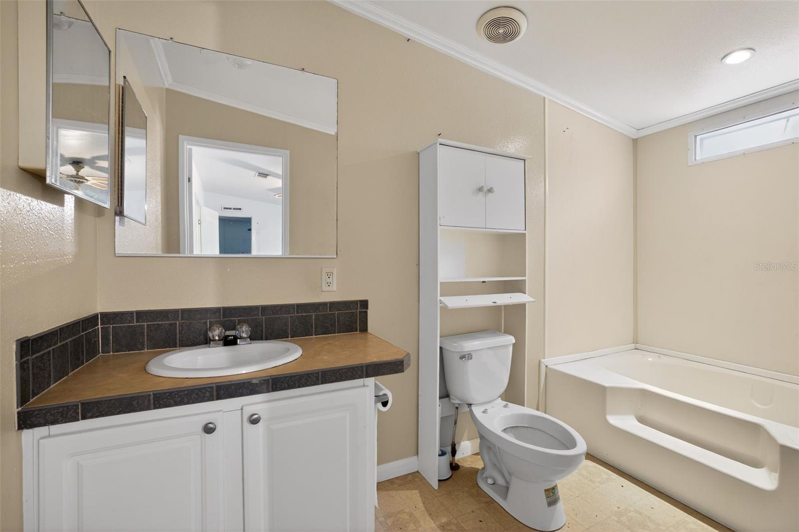 O6368305 Property Photo