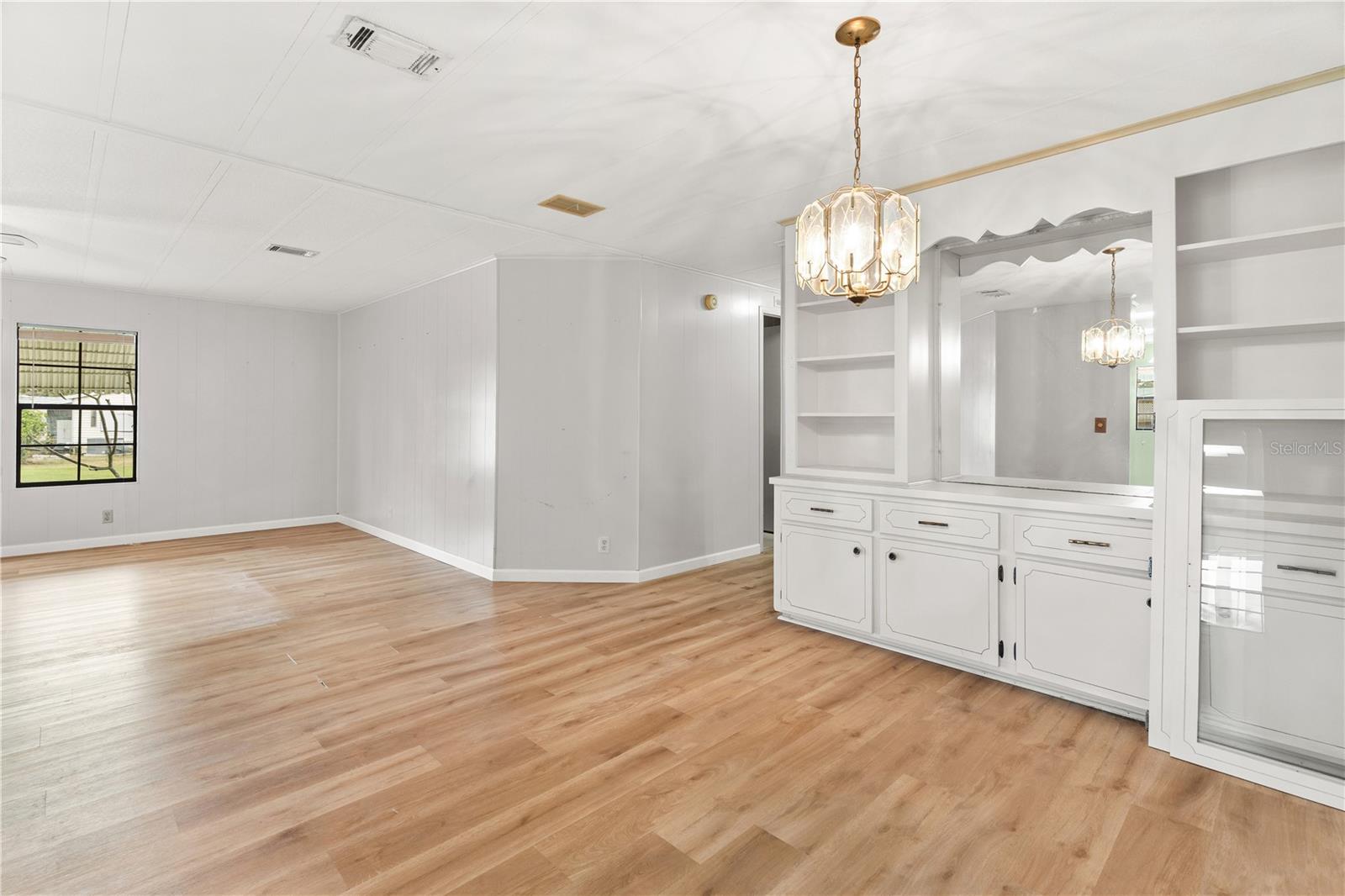 A4675693 Property Photo