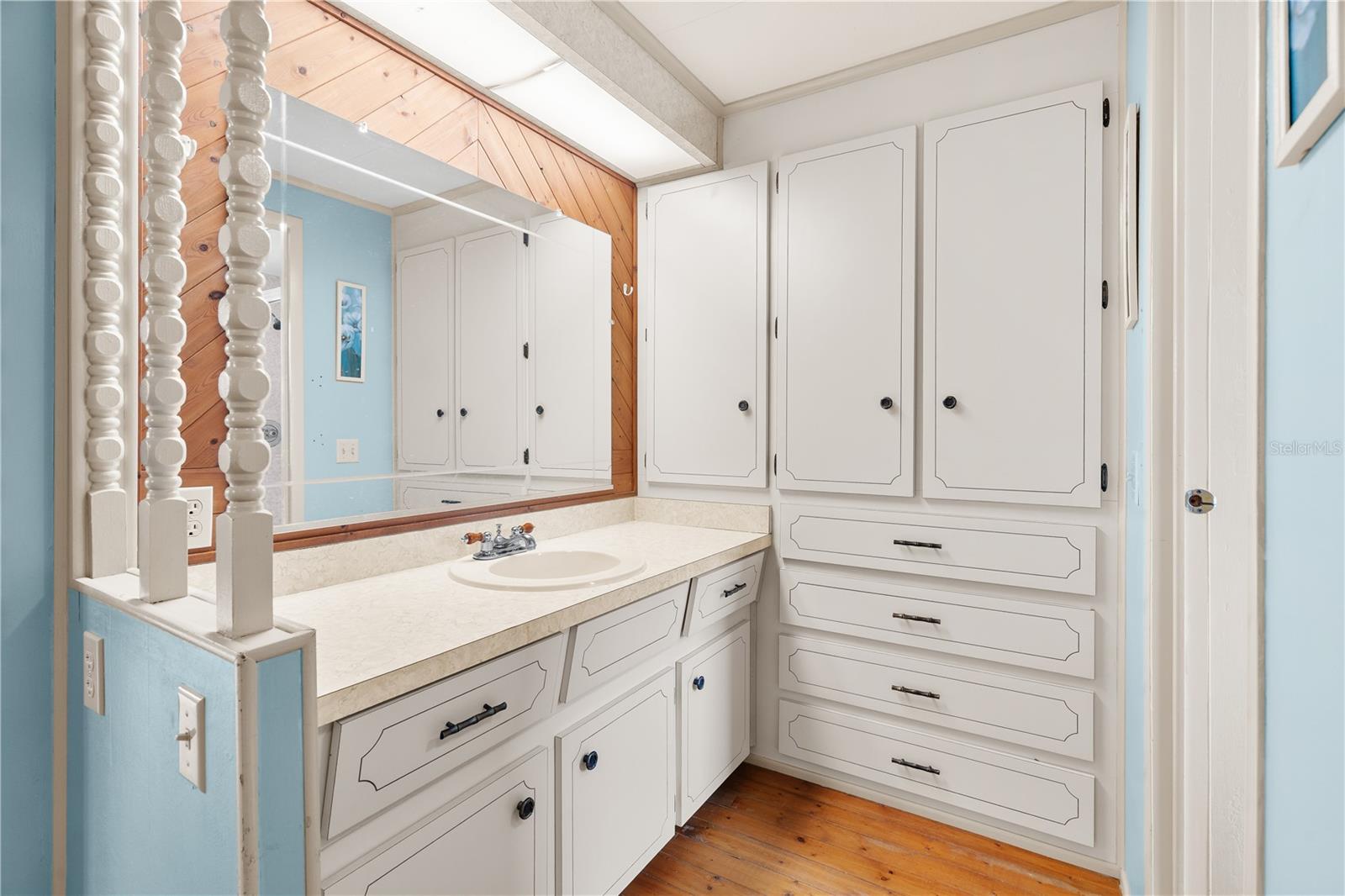 A4675693 Property Photo